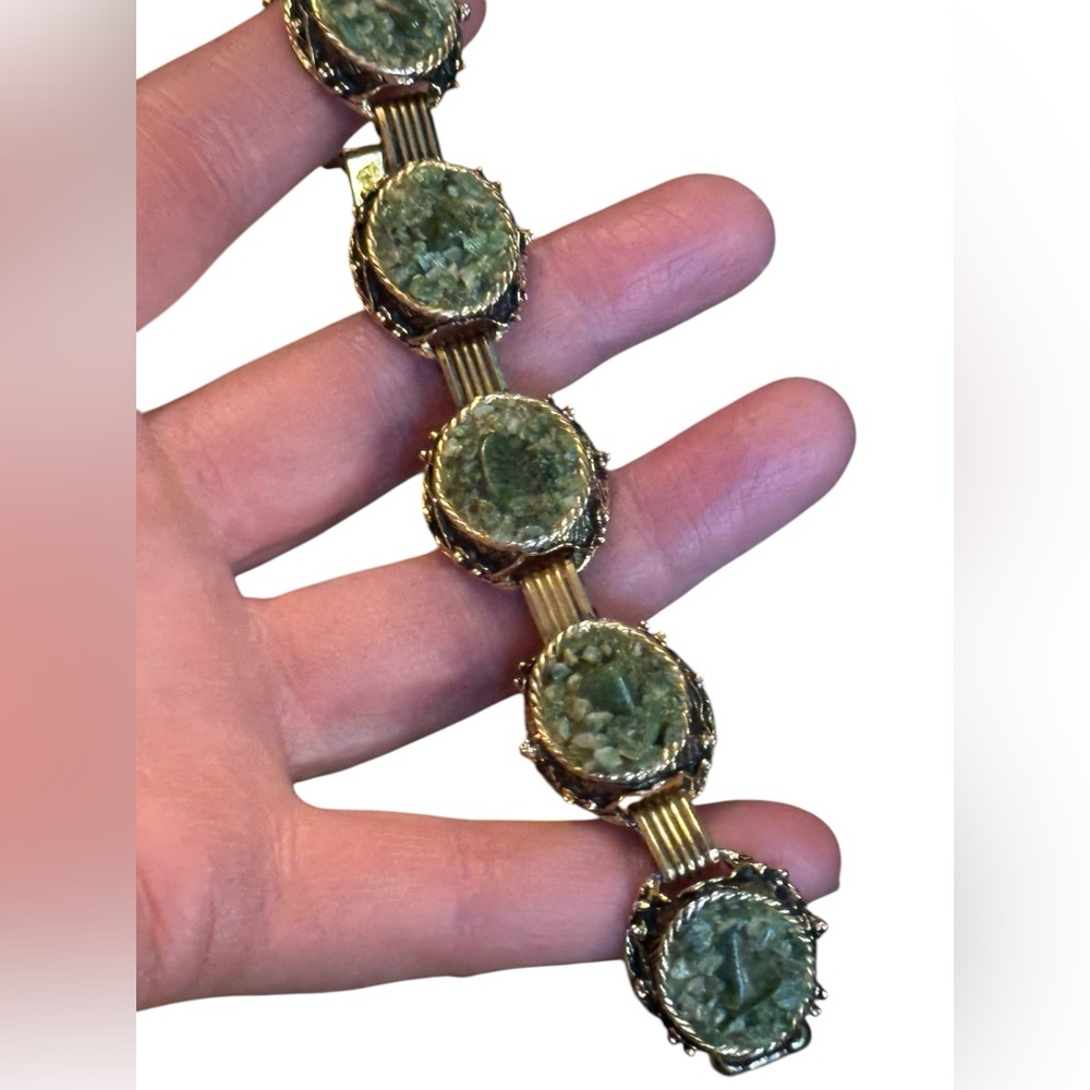 Elegant VINTAGE gold tone jade rock bracelet Green Stone Bracelet